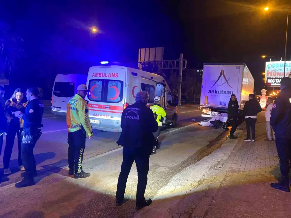 Antalya'da 20 yaşındaki genç bir kişi motosiklet kazasında öldü.