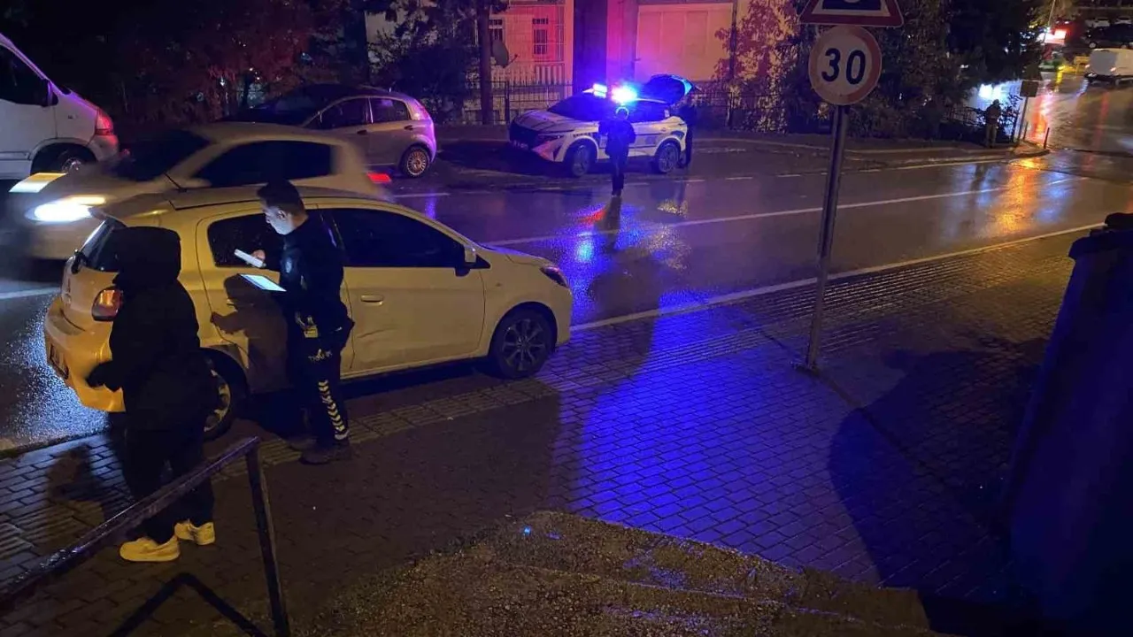 Bursa'da kaza yaptıktan sonra olay yerinden hızla uzaklaştı!