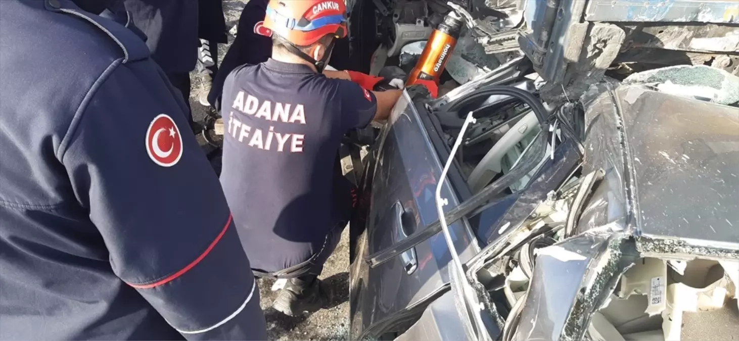 Ceyhan'da Yolda Trafik Kazağı Oldu