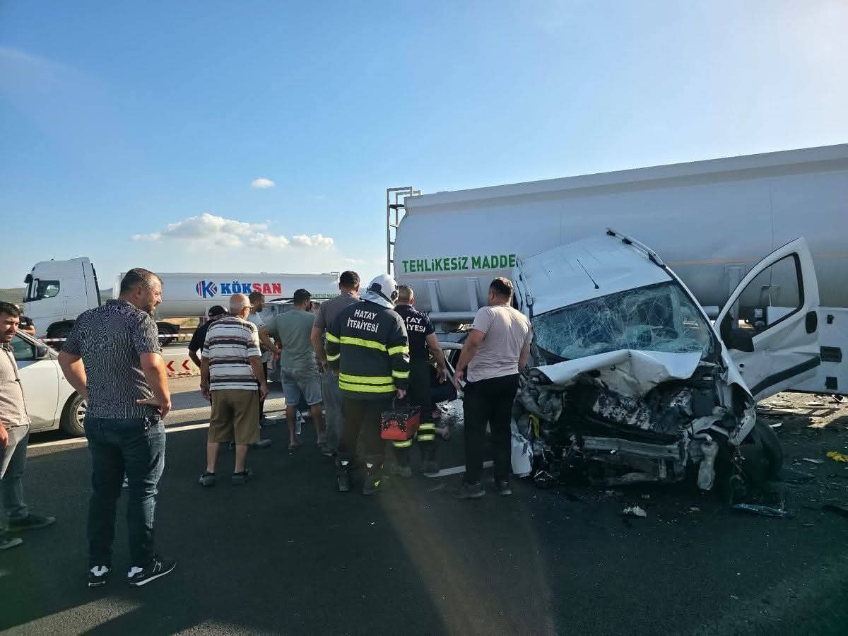 İskenderun'da Otobanda Kaza Meydana Geldi.