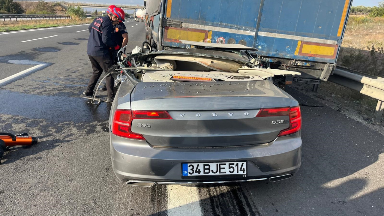 TIR'ın çarpması sonucu otomobil sürücüsü hayatını kaybetti.
