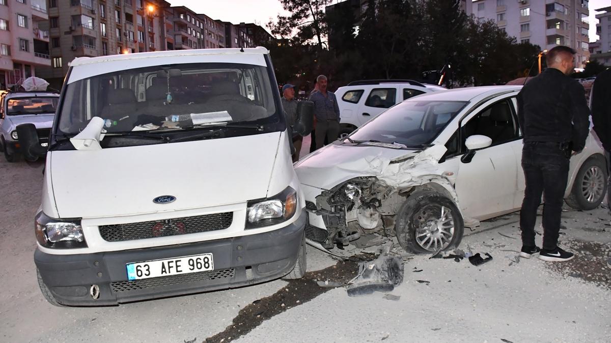 Adıyaman'da ardışık kaza: 5 kişi yaralandı.