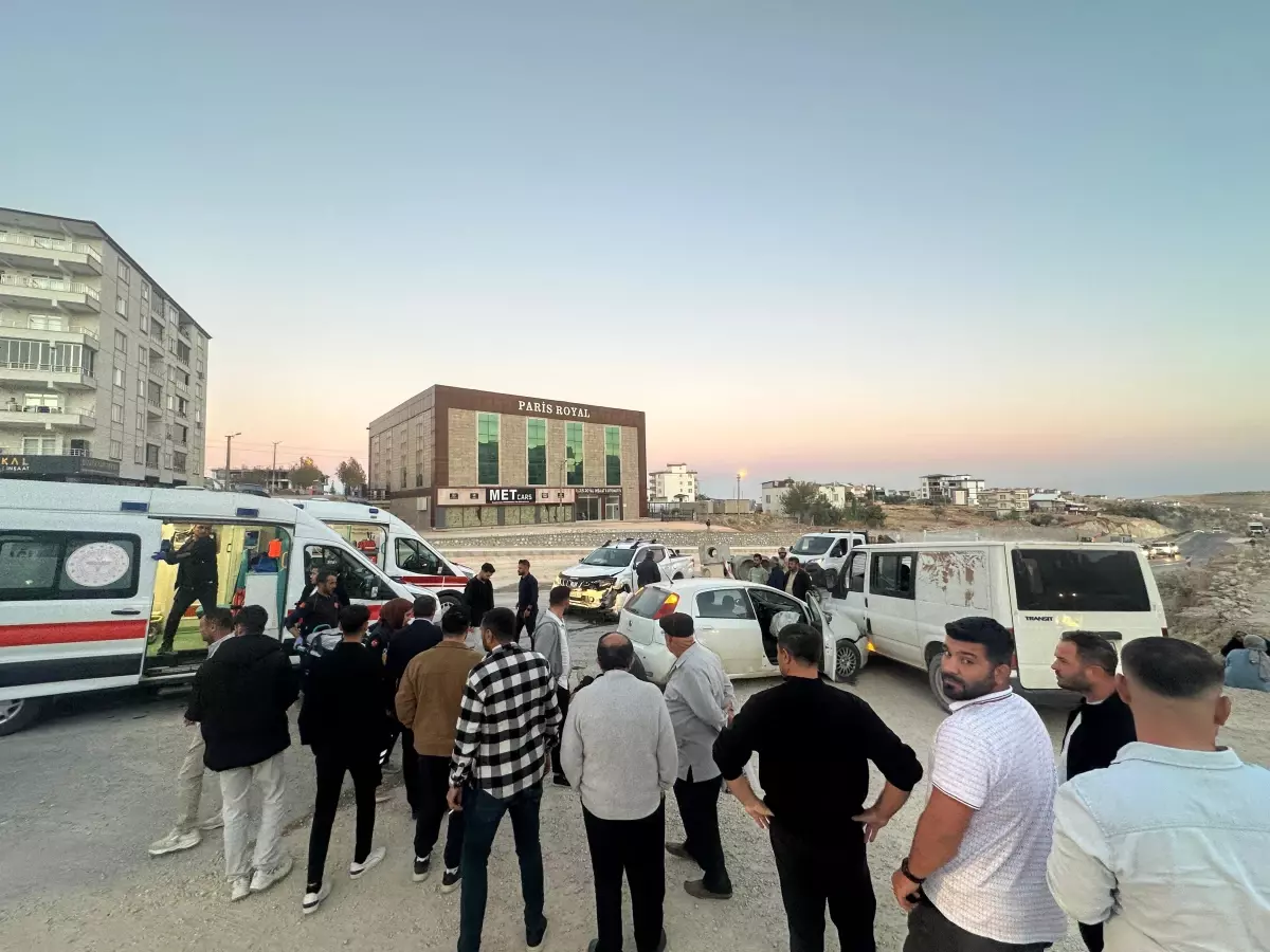 Besni'de ardışık kaza: 7 kişi yaralandı.