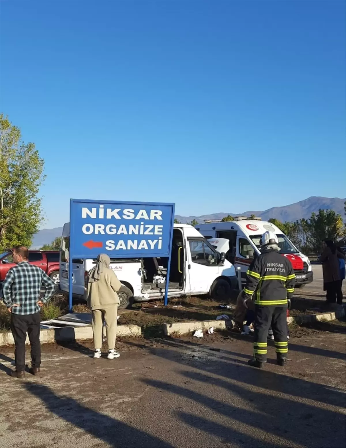Niksar'da kaza: 10 kişi yaralandı.