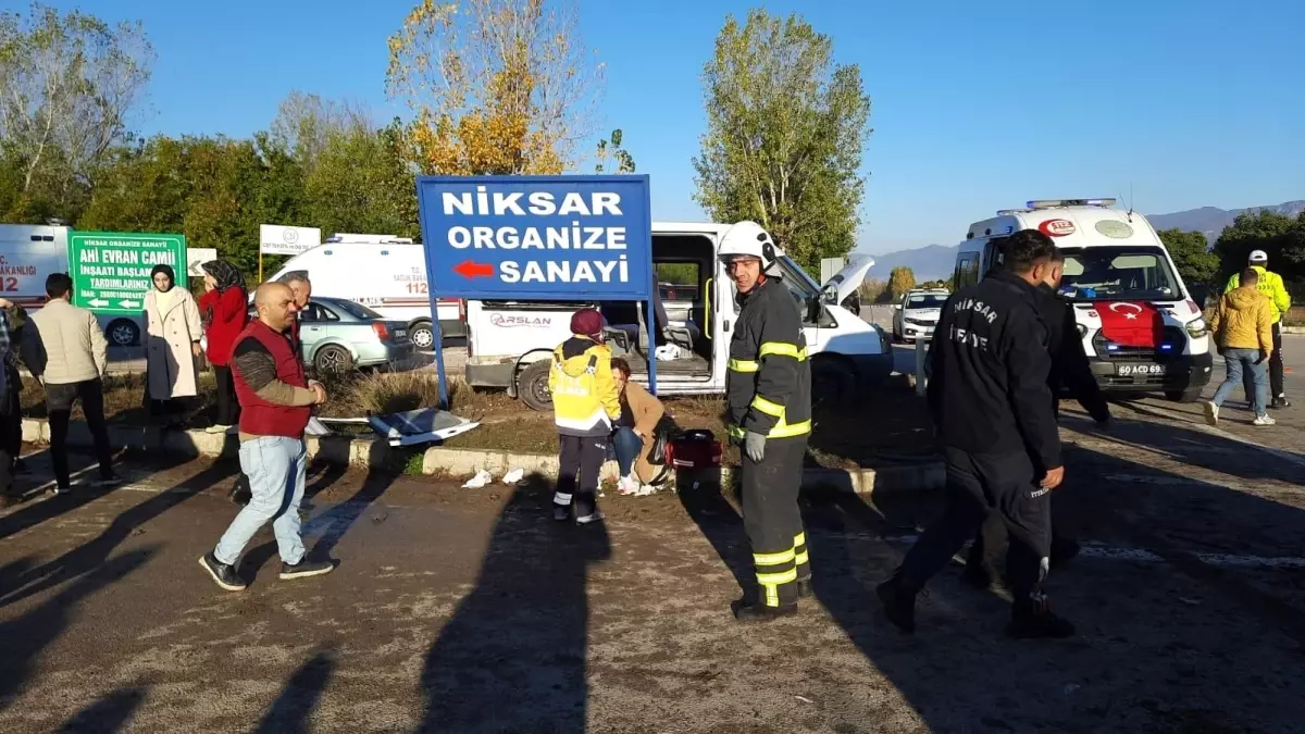 Tokat'ta trafik kazasında 10 kişi yaralandı.