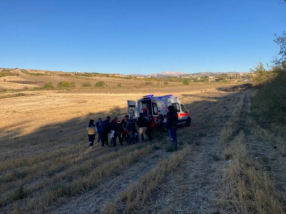 Adıyaman'da Kaza: 2 Kişi Ağır Yaralandı