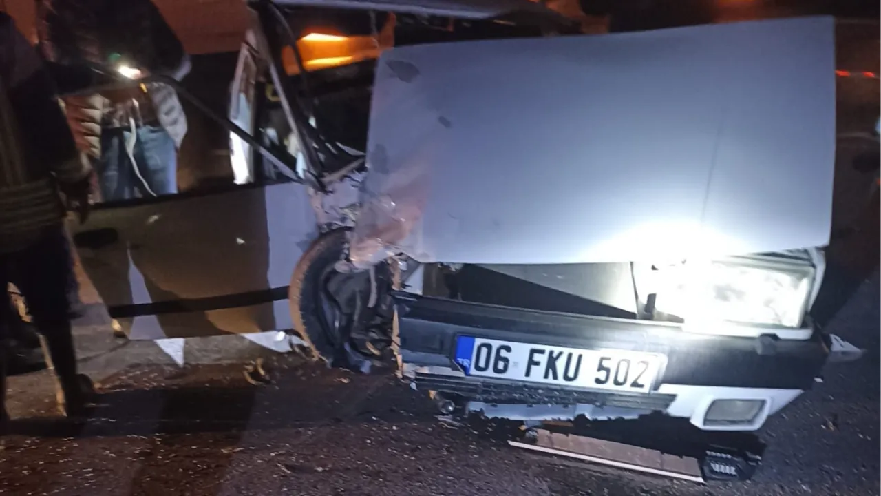 Akyurt'ta trafik kazası sonucu 2 kişi yaralandı.