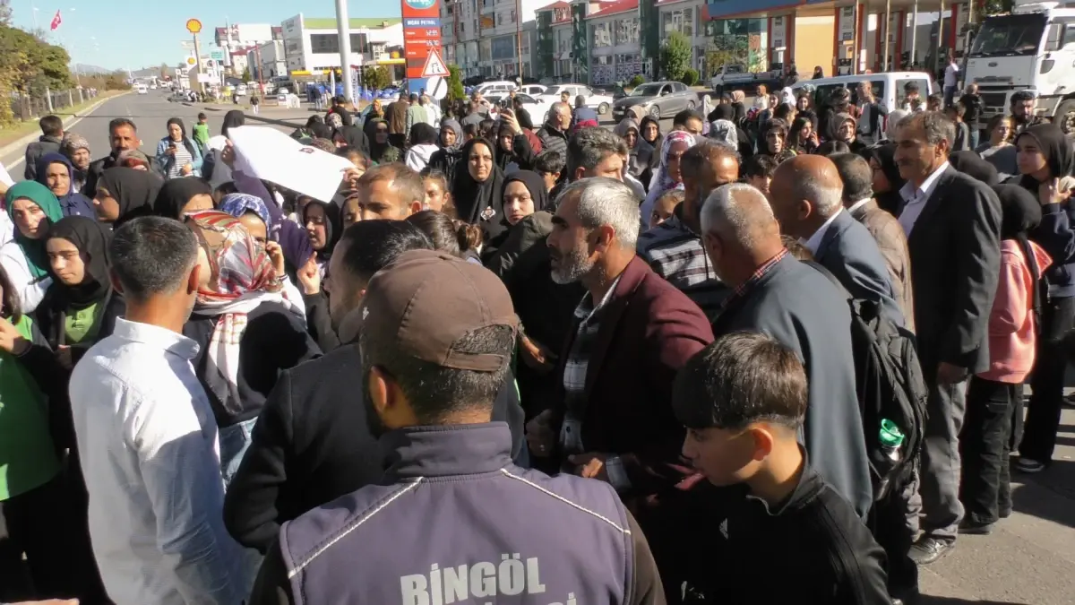 Bingöl'de Trafik Kazasına Karşı Yürüyüş yapıldı.