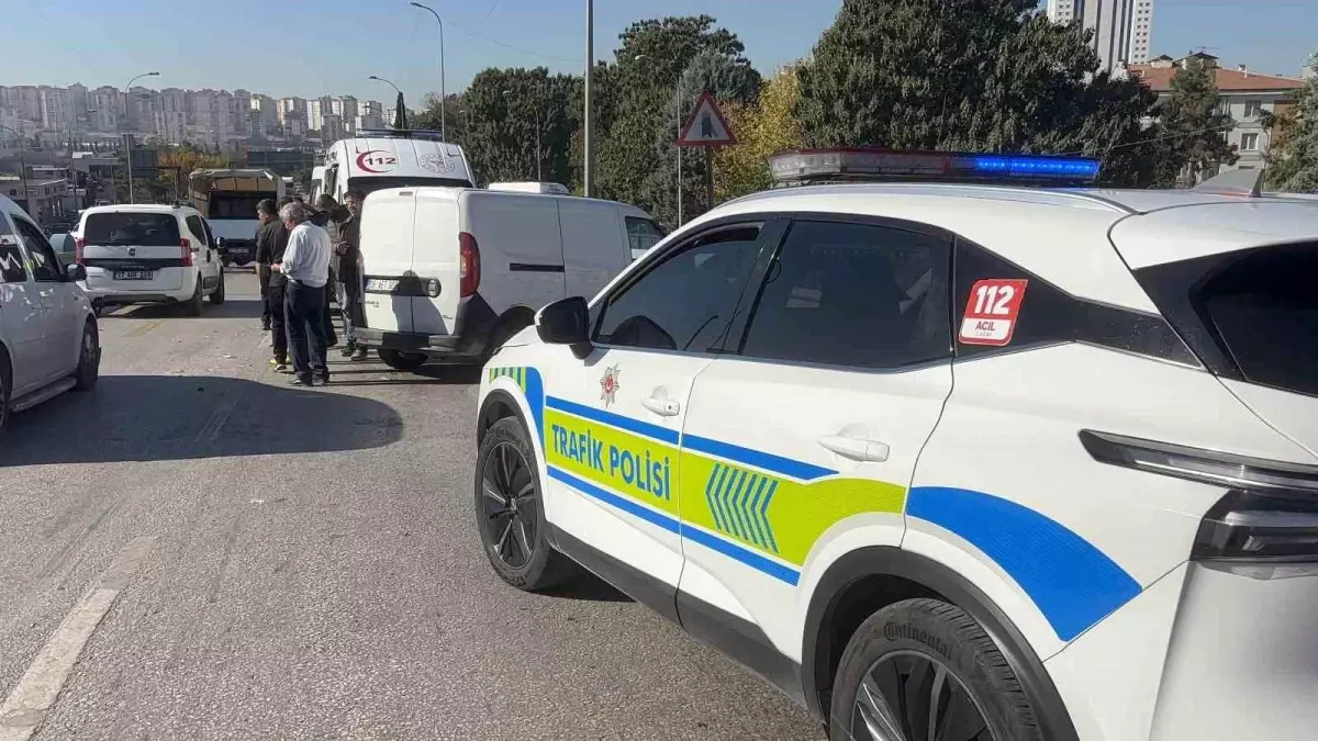 Gaziantep'te 5 aracın karıştığı zincirleme trafik kazasında 1 kişi yaralandı.