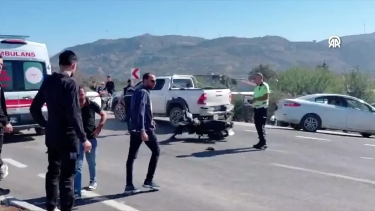 Hatay'da meydana gelen zincirleme trafik kazasında 1 kişi hayatını kaybetti, 5 kişi yaralandı. Bu haber son dakika.