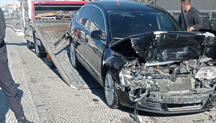 Konya'da ardışık trafik kazasında 2 kişi yaralandı.