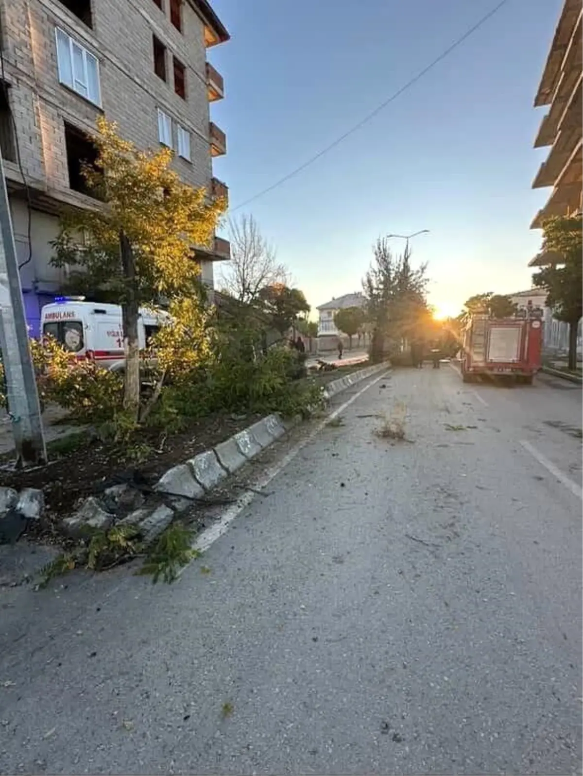 Patnos'ta meydana gelen trafik kazasında sürücü ve yolcu yaralandı.