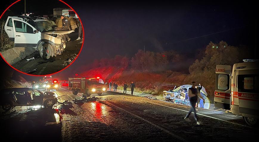 Uşak'ta şiddetli trafik kazası: Cip ile araç çarpıştı, 2 kişi hayatını kaybetti ve 3 kişi yaralandı.