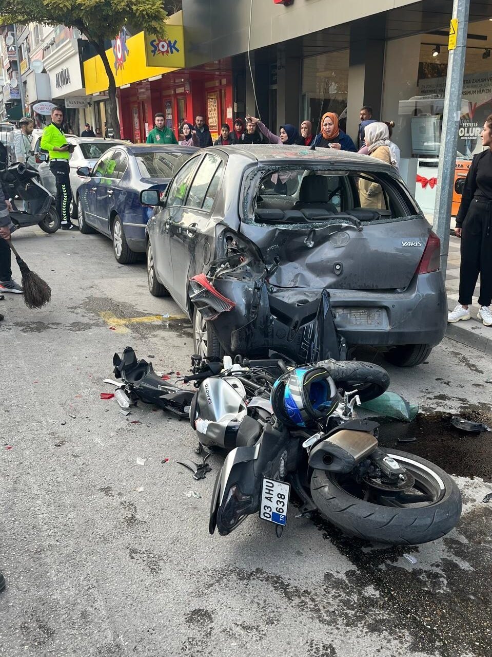 Afyonkarahisar’da trafik kazasında 2 kişi yaralandı. -> Afyonkarahisar’da kaza sonucu 2 kişi yaralandı.