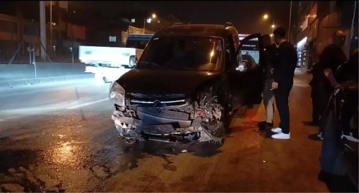 Bursa'da Zincirleme Kaza: 2 Kişi Yaralı