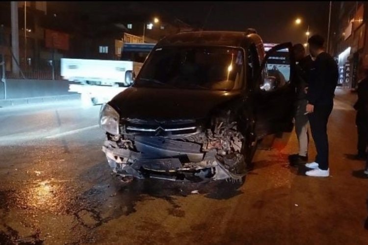 Bursa'da gece saatlerinde zincirleme trafik kazası!