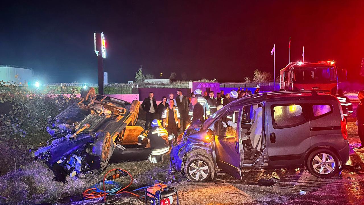Edirne'de zincirleme kaza: 1 kişi hayatını kaybetti.