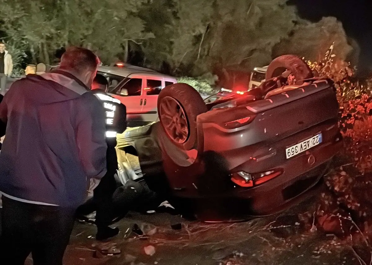 Edirne'de Zincirleme Trafik Kazasında Bir Kişi Hayatını Kaybetti, Bir Kişi Yaralandı.