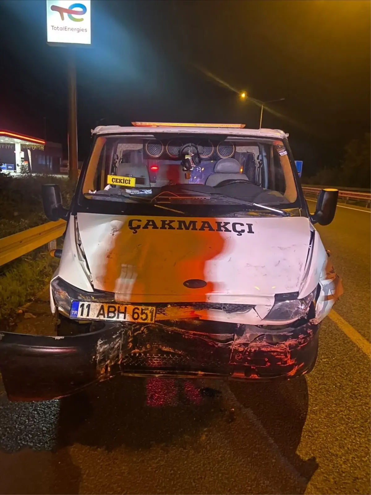 İnegöl'de trafik kazasında anne ve kızının hayatını kaybettiği bildirildi.