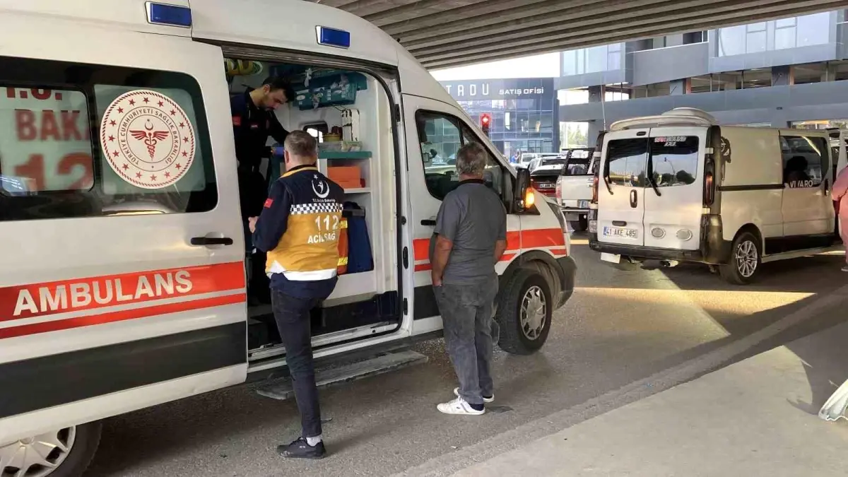 İzmit'te Kaza: 4 Kişi Yaralandı.