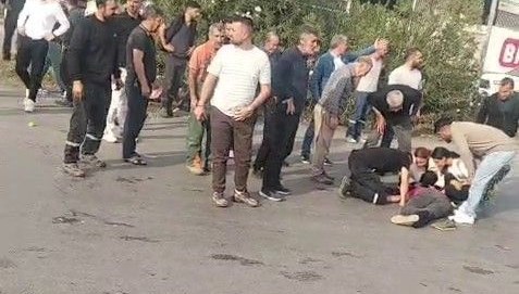 Adana'da olan kazada motosiklet sürücüsü ciddi şekilde yaralandı.