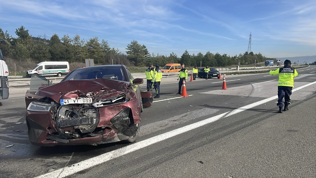 Bolu'da trafik kazası: Ölü ve yaralılar bulunuyor.