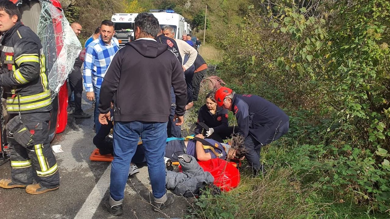 Büyükşehir Belediyesine Ait İtfaiye Aracı Kaza Geçirdi