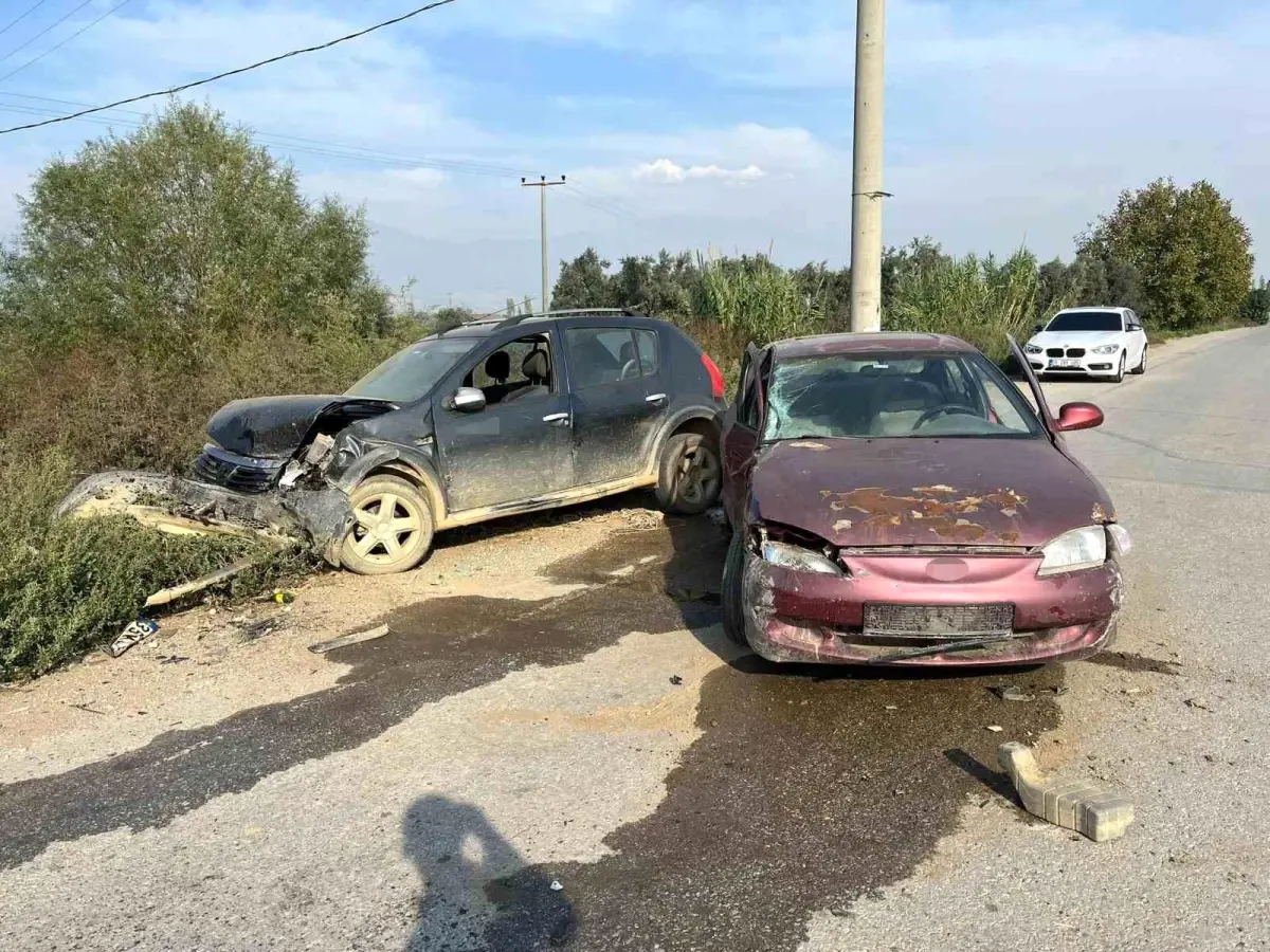 Ödemiş'te Kaza: İki Kişi Yaralandı