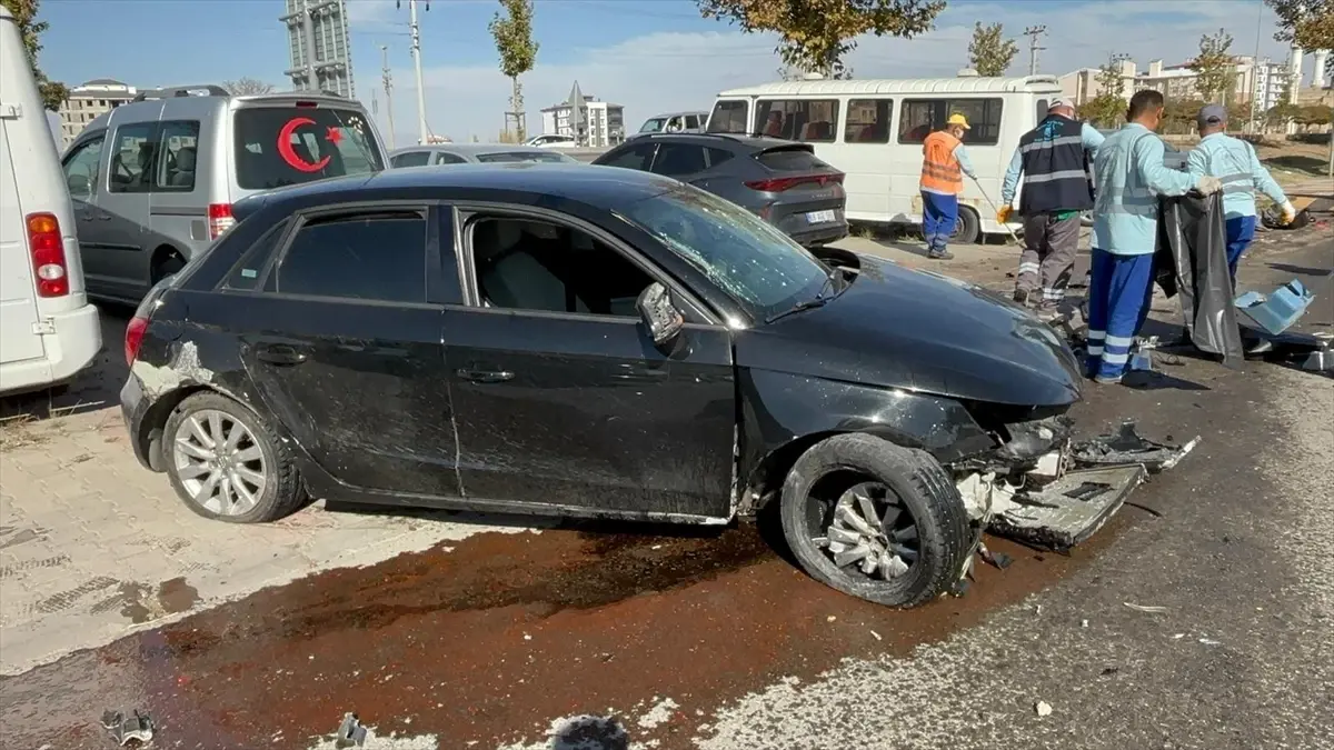 Aksaray'da Kaza: 2 Kişi Yaralandı