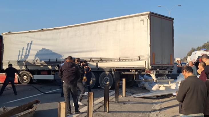 Kocaeli'de TEM Otoyolu'nda TIR kazası! Ankara istikameti trafiğe kapatıldı.