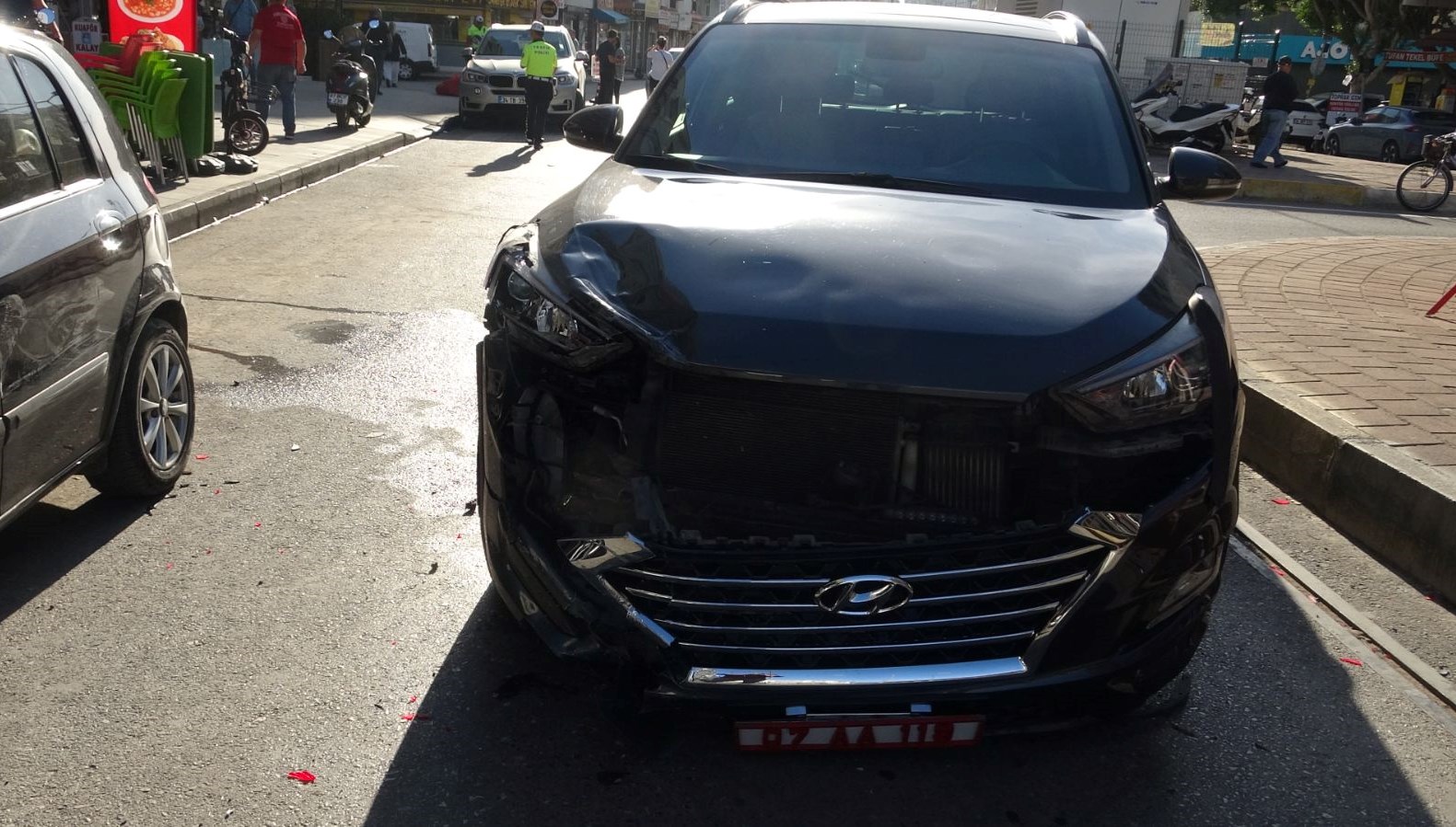 Muratpaşa Kaymakamı Ihsan Kara bir trafik kazası yaşadı.