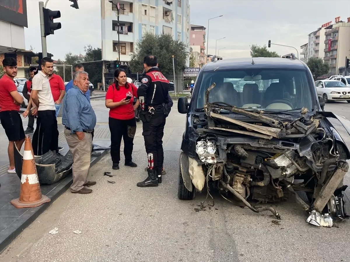 Serik'te Trafik Kazasında 1 Kişi Yaralandı ve Cezalar Kesildi