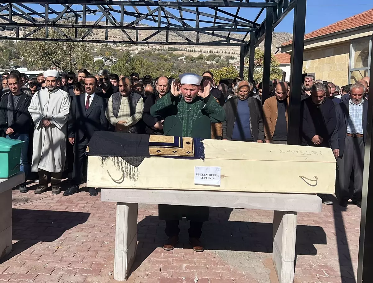 Genç bir öğrenci, Kayseri'de trafik kazasında yaşamını yitirdi.