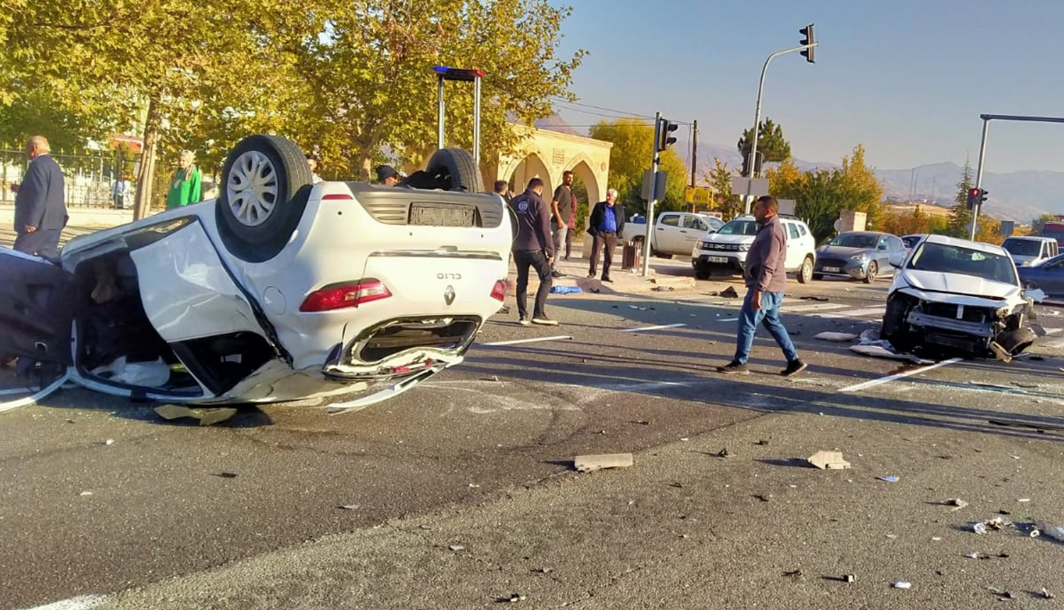 Kale, Malatya'da trafik kazası: İki kişi yaralandı.