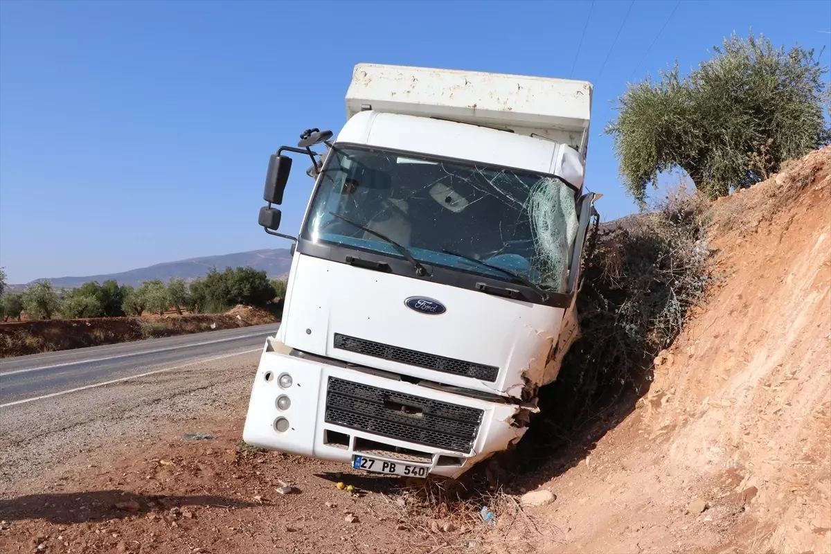 Kilis'te Ardışık Trafik Kazası: Materiai Hasar Meydana Geldi.