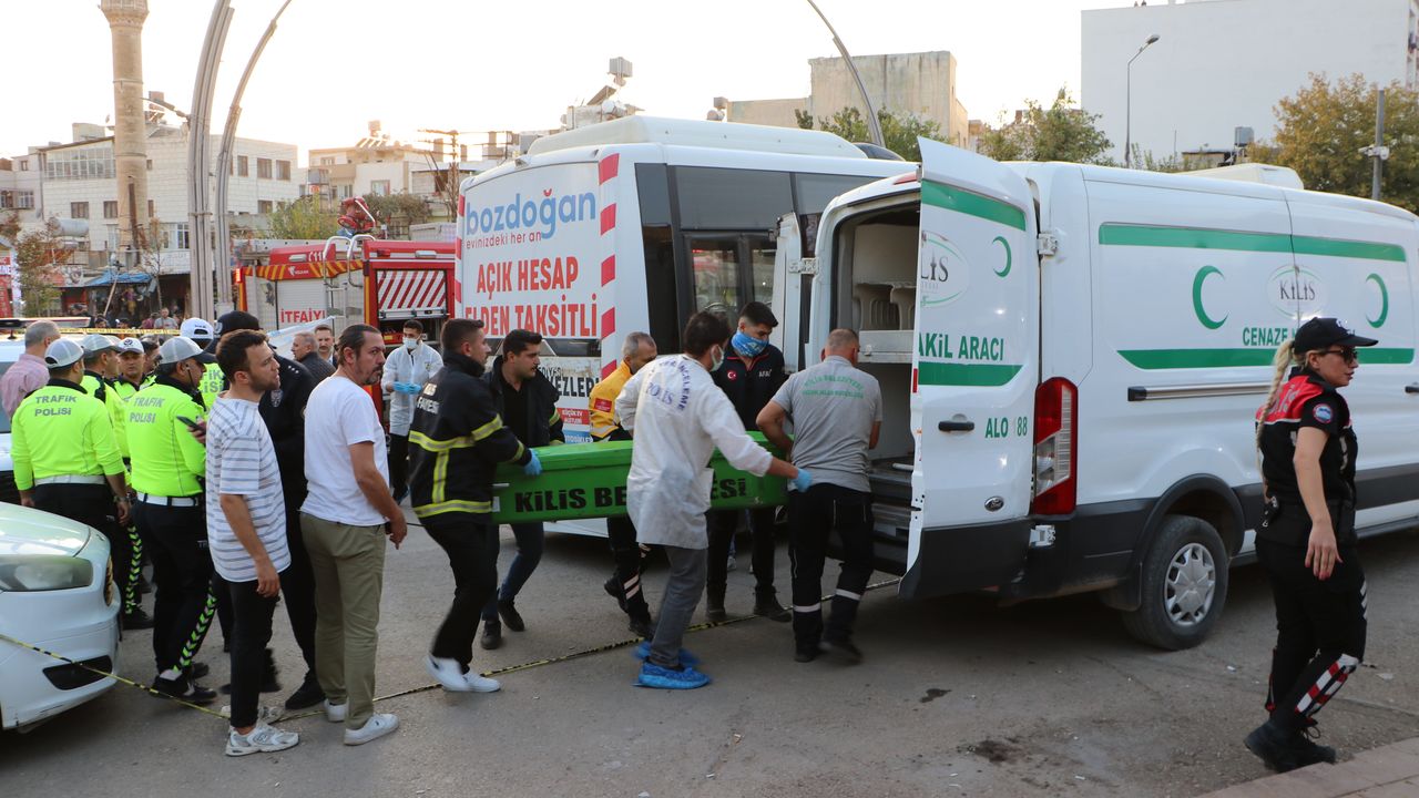 Kilis'te bir trafik kazasında yaya, otobüs çarpması sonucu hayatını kaybetti.