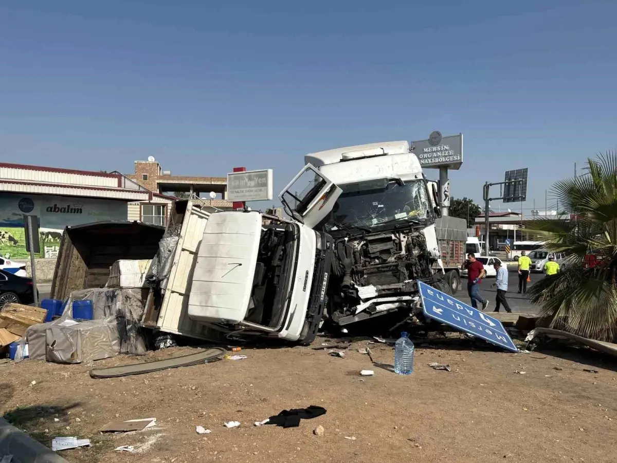 Mersin'de Ardışık Trafik Kazası: 2 Yaralı