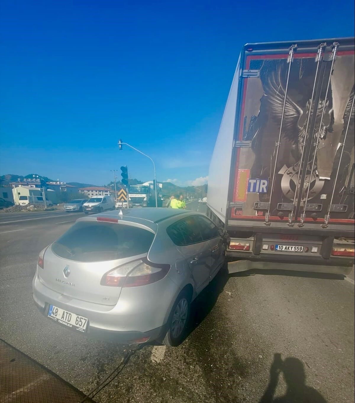Ortaca Hak Kavşağı’nda trafik kazası sonucunda 1 kişi yaralandı.