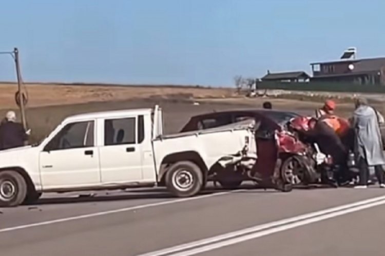 Bursa'da ciddi bir trafik kazası meydana geldi! Yaralılar bulunmakta...