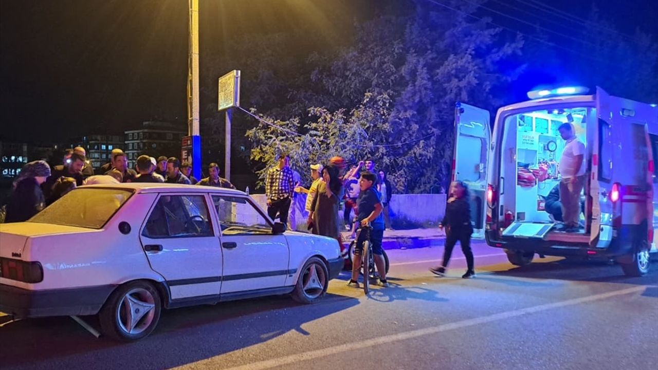 Hatay'da cip ile otomobilin kaza yapması sonucu 3 kişi yaralandı.
