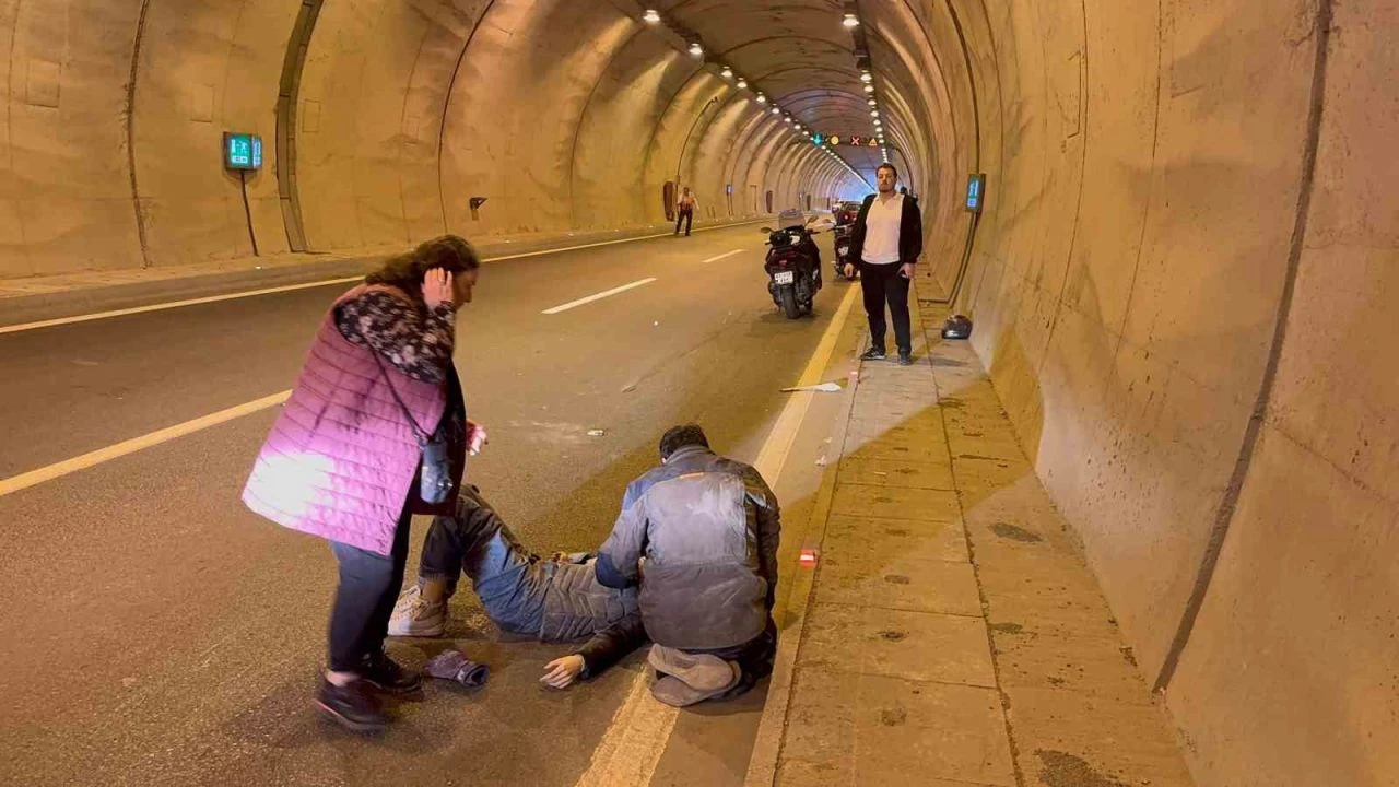Alaplı'da Tünel Kaza Sonucu Kilitlendi!