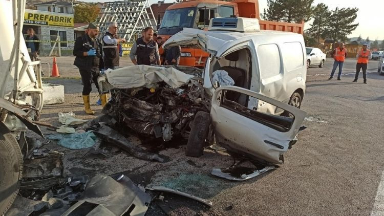 Ankara'da trajik olay: Aileden bir bebek ile birlikte 3 kişi hayatını kaybetti.