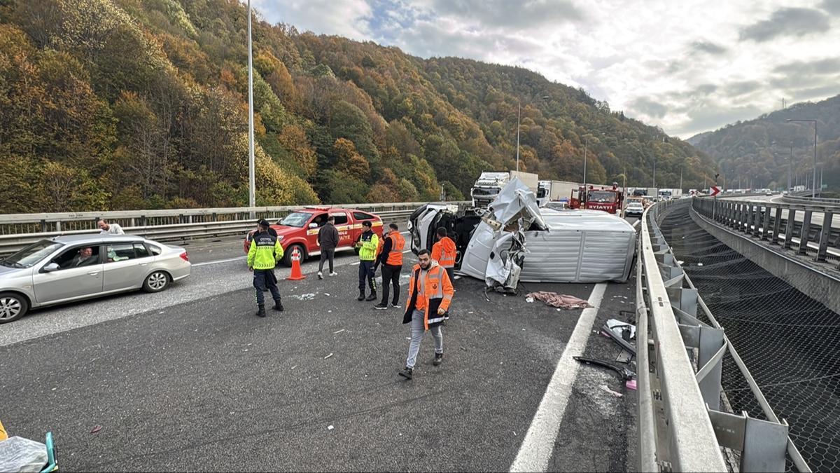 Bolu Dağı'nda trafik akışını durduran kaza
