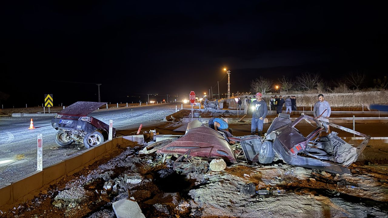 Kahramanmaraş'ta meydana gelen trafik kazasında 3 kişi yaralandı.