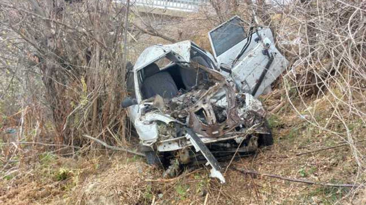 Kahramanmaraş'ta trafik kazasında anne hayatını kaybetti, oğlu ağır yaralandı.