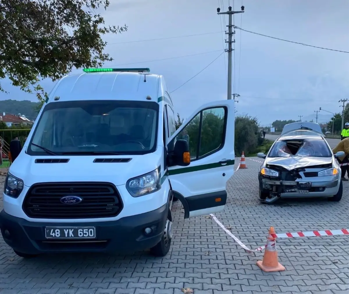 Yaşlı bir adam Muğla'da trafik kazasında yaşamını yitirdi.