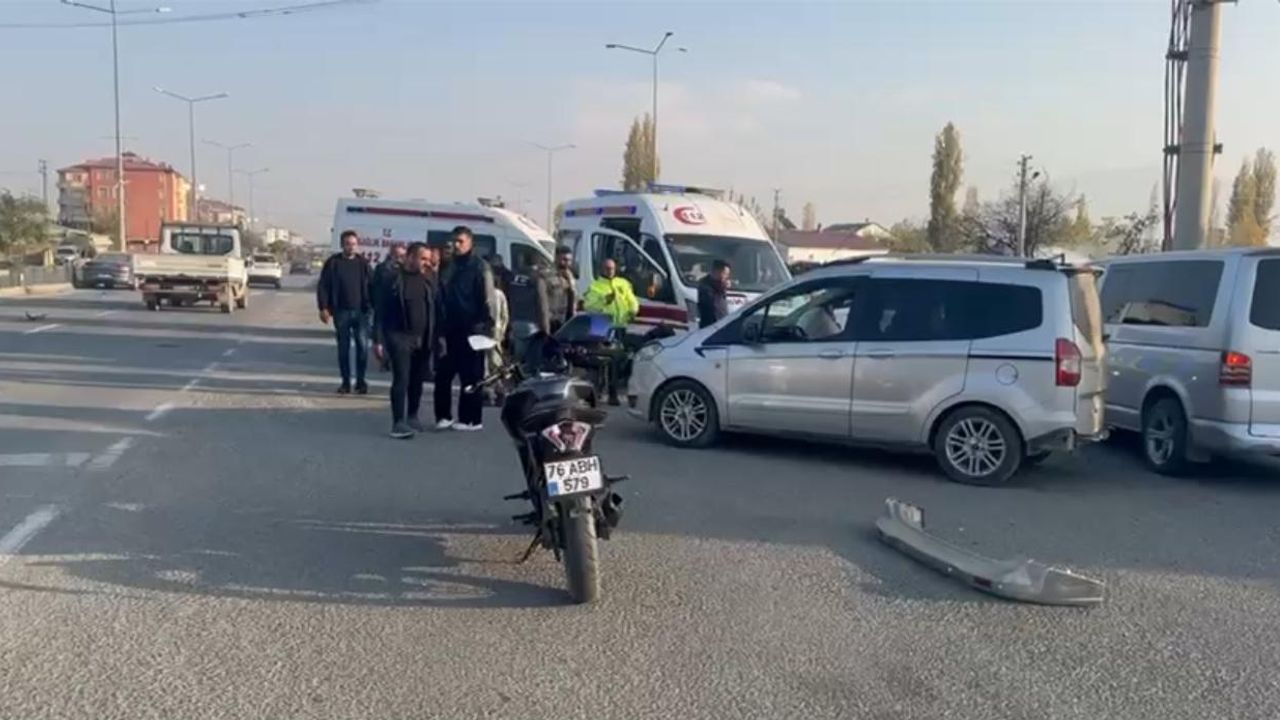Iğdır'da Trafik Kazası: DSİ Çevresinde Maddi Hasar Oluştu.
