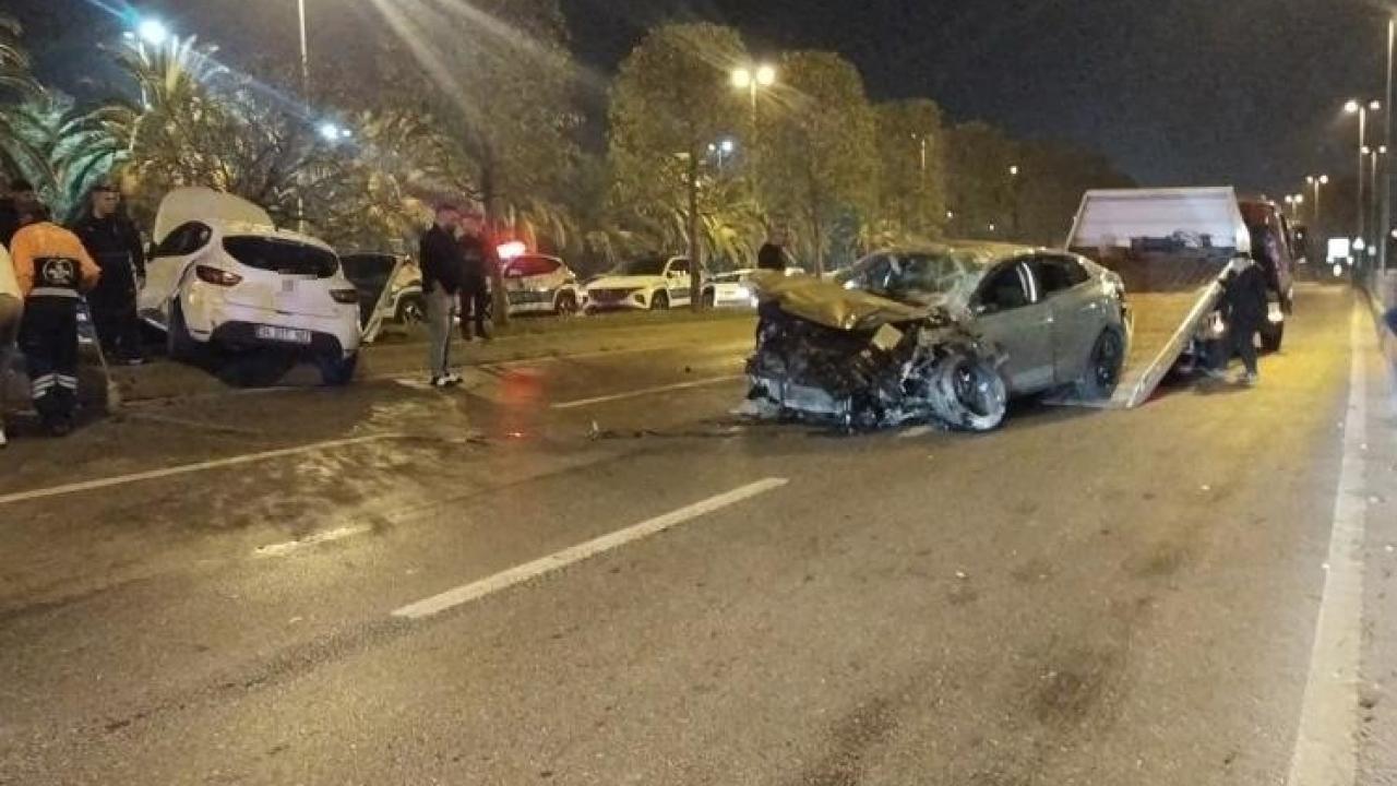 Kartal'da trafik kazası sonucu 5 kişi yaralandı.