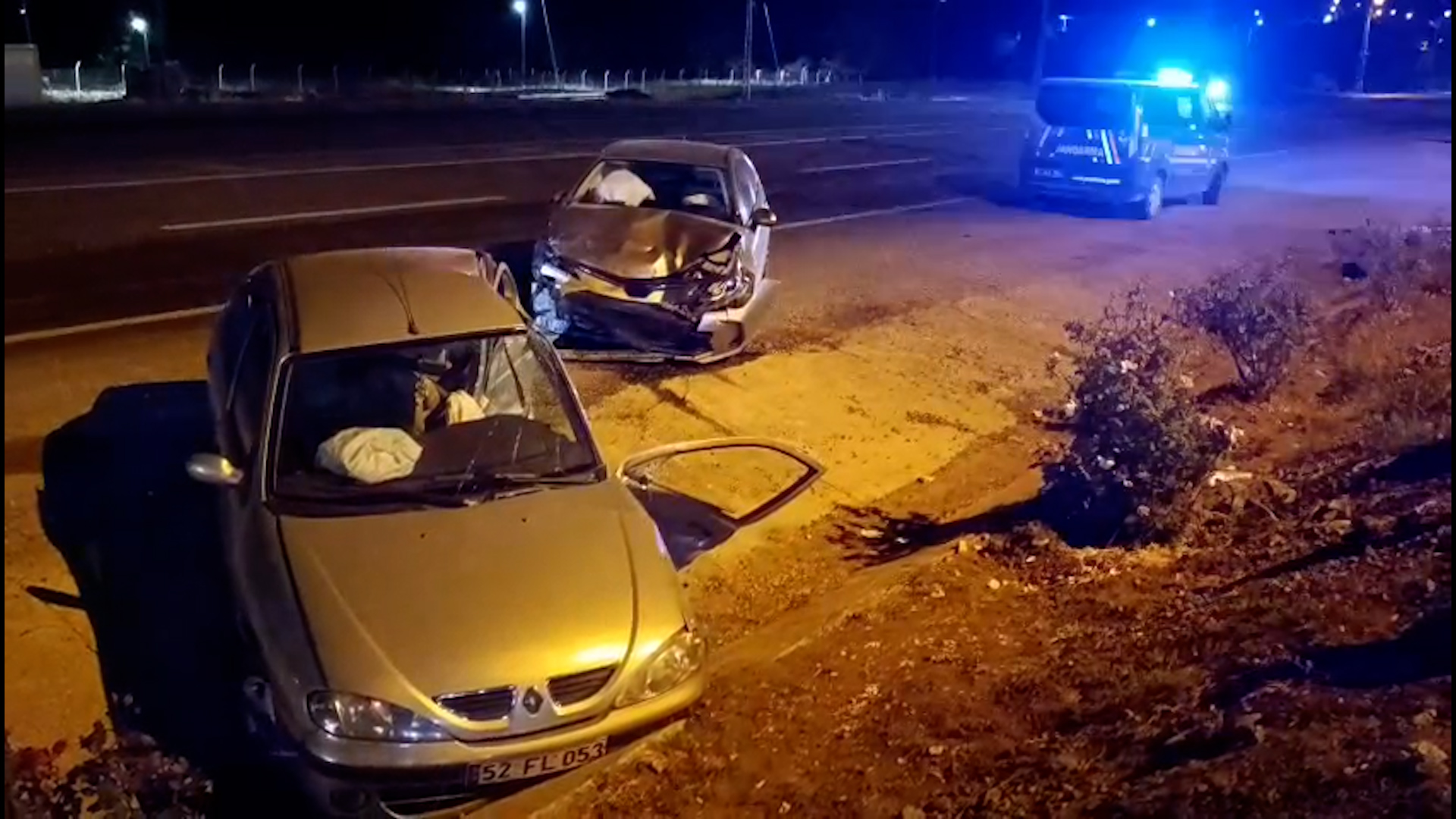 Adıyaman'da ciddi bir trafik kazası: 12 kişi yaralandı.