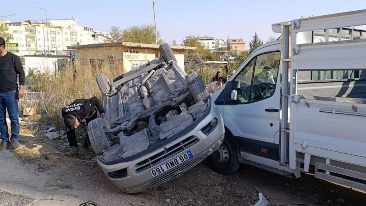 Besni'de yalnızca bir aracın karıştığı trafik kazası